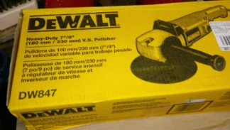 DeWalt Heavy-Duty 7"/9" V.S.Polisher